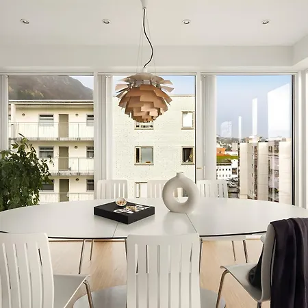Leilighet Top-floor With Balcony And Sea View Bergen