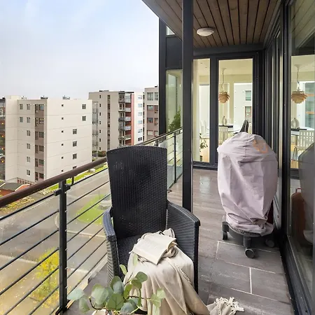 Top-floor With Balcony And Sea View * Bergen