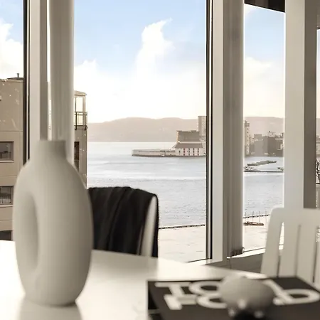 Top-floor With Balcony And Sea View * Bergen