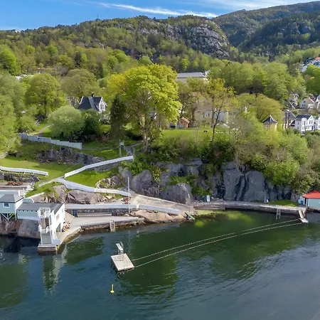 Top-floor With Balcony And Sea View Leilighet *